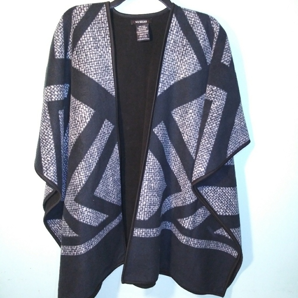 Ike Behar Fleece Shawl Blanket Very Soft & warm - Picture 1 of 3